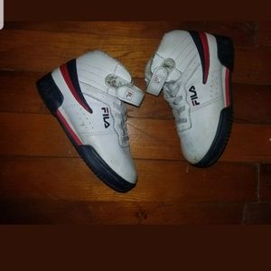 Fila F13 high top white red and blue size 9c boys